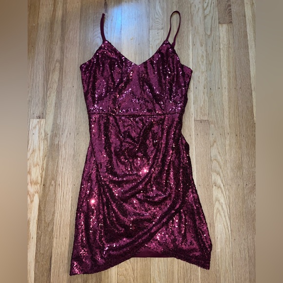Lulus Dresses & Skirts - Lulus Maroon Sequined Dress